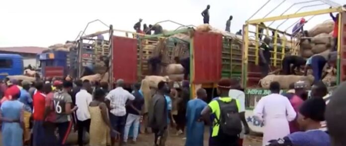 Onion traders at Adjen Kotoku